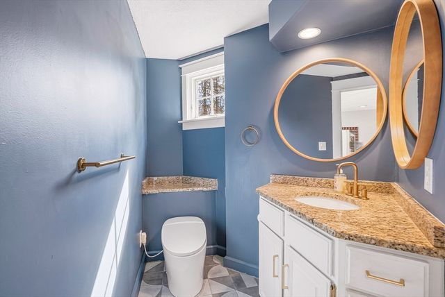 404 Wattaquadock Hill Rd, Bolton, MA 01740