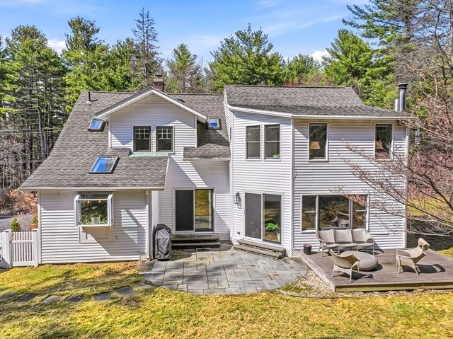 404 Wattaquadock Hill Rd, Bolton, MA 01740