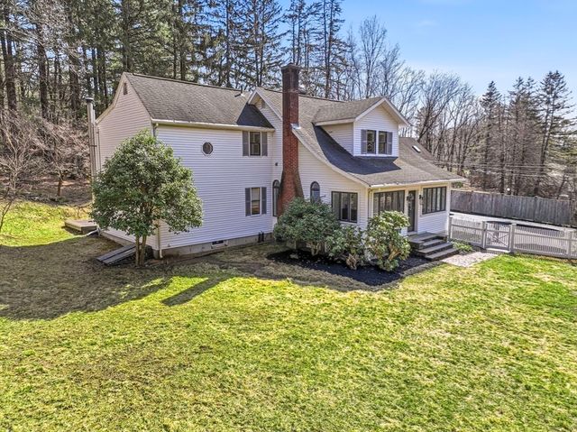 404 Wattaquadock Hill Rd, Bolton, MA 01740