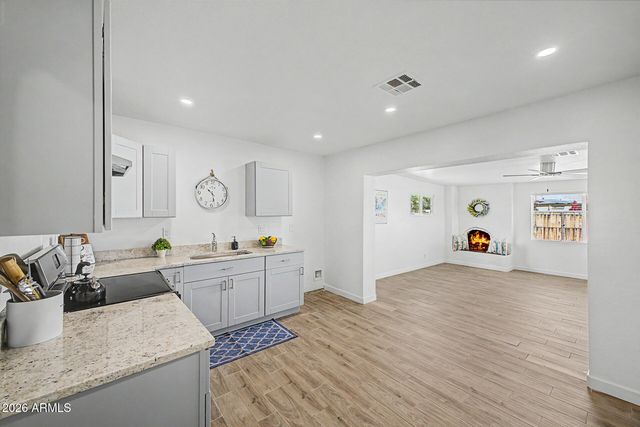 8221 N 29TH Drive, Phoenix, AZ 85051