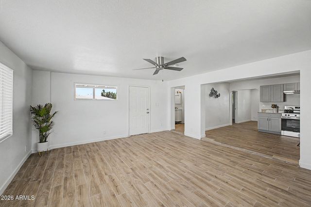 8221 N 29TH Drive, Phoenix, AZ 85051