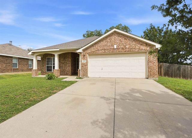 8900 Arcadia Park Drive, Fort Worth, TX 76244