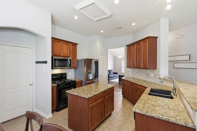 8900 Arcadia Park Drive, Fort Worth, TX 76244