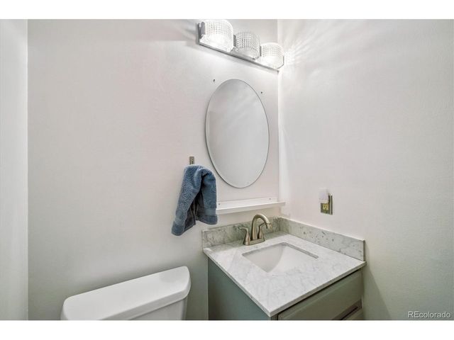 1956 S Balsam St, Lakewood, CO 80227