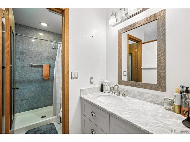 1956 S Balsam St, Lakewood, CO 80227