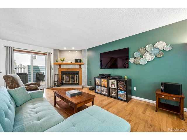 1956 S Balsam St, Lakewood, CO 80227