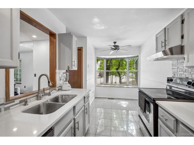 1956 S Balsam St, Lakewood, CO 80227