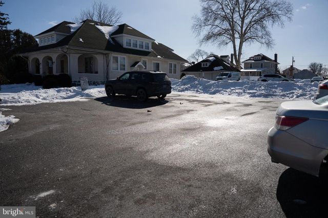 121 N EAGLE RD, Havertown, PA 19083