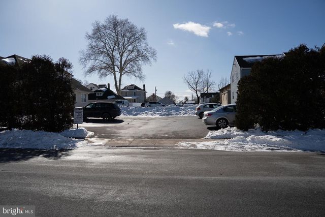 121 N EAGLE RD, Havertown, PA 19083