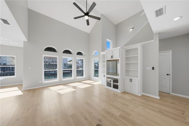 13745 Tajamar St, Corpus Christi, TX 78418