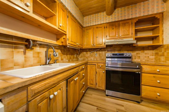 3754 Freehill Road, Bismarck, AR 71929