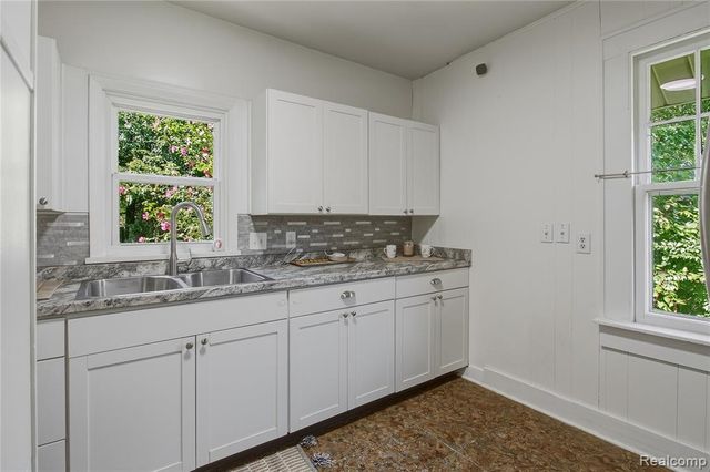 1811 Vermont Avenue, Lansing, MI 48906