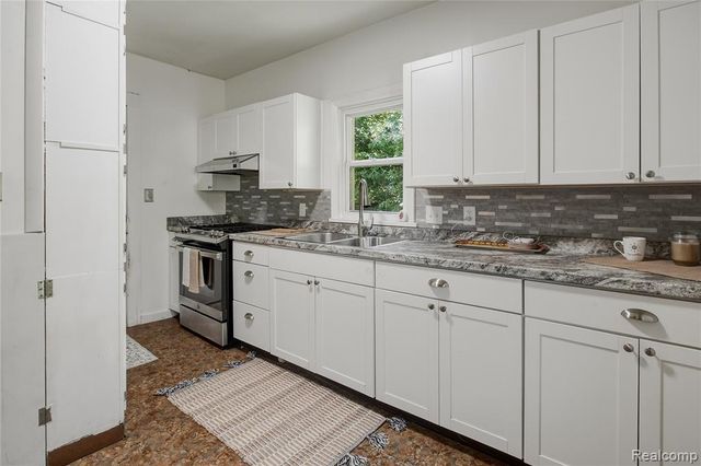 1811 Vermont Avenue, Lansing, MI 48906