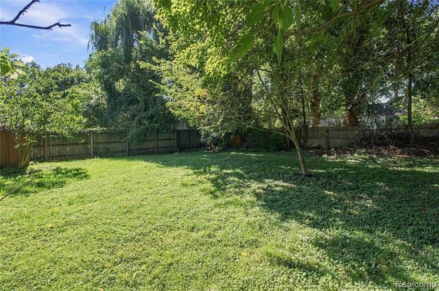 1811 Vermont Avenue, Lansing, MI 48906
