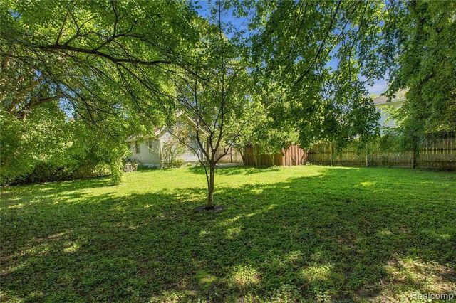 1811 Vermont Avenue, Lansing, MI 48906