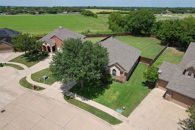 2226 Abela Drive, Waxahachie, TX 75165