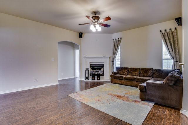 2226 Abela Drive, Waxahachie, TX 75165