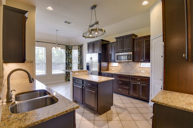 2226 Abela Drive, Waxahachie, TX 75165
