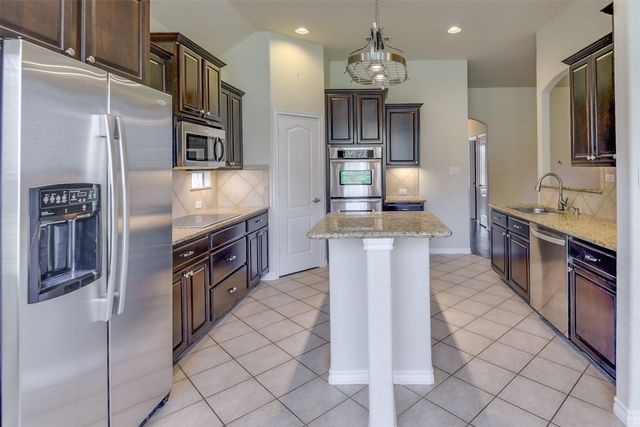 2226 Abela Drive, Waxahachie, TX 75165