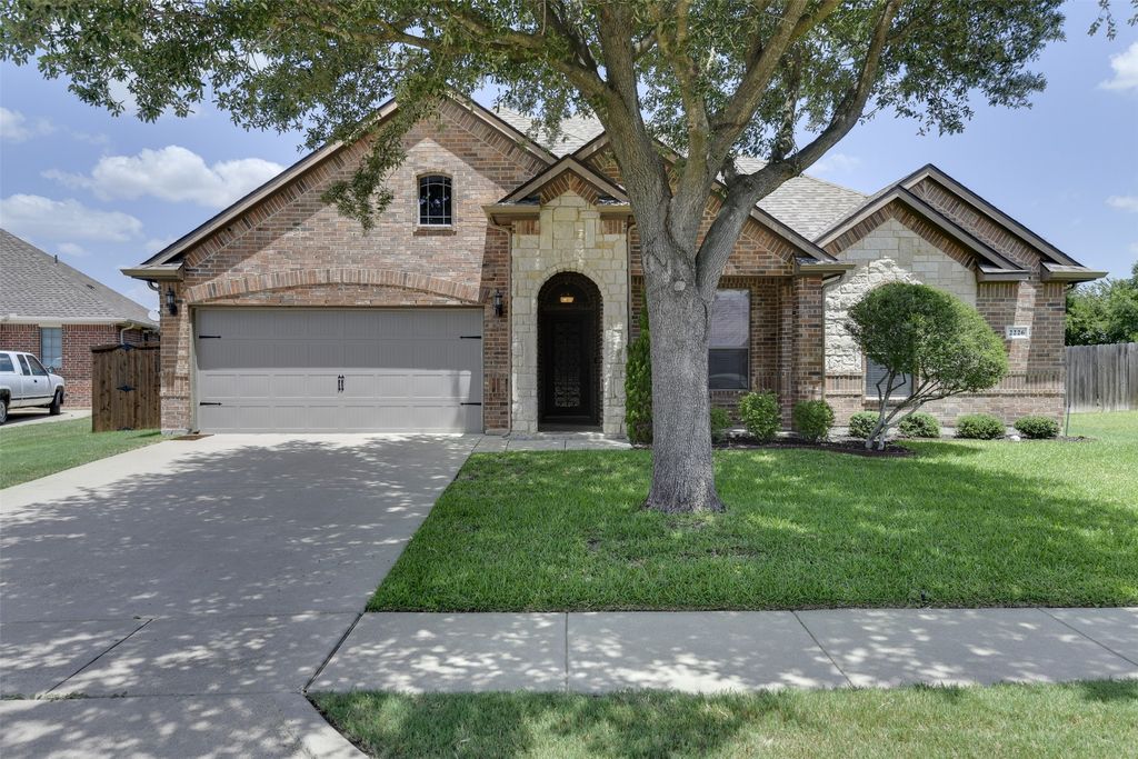 2226 Abela Drive, Waxahachie, TX 75165