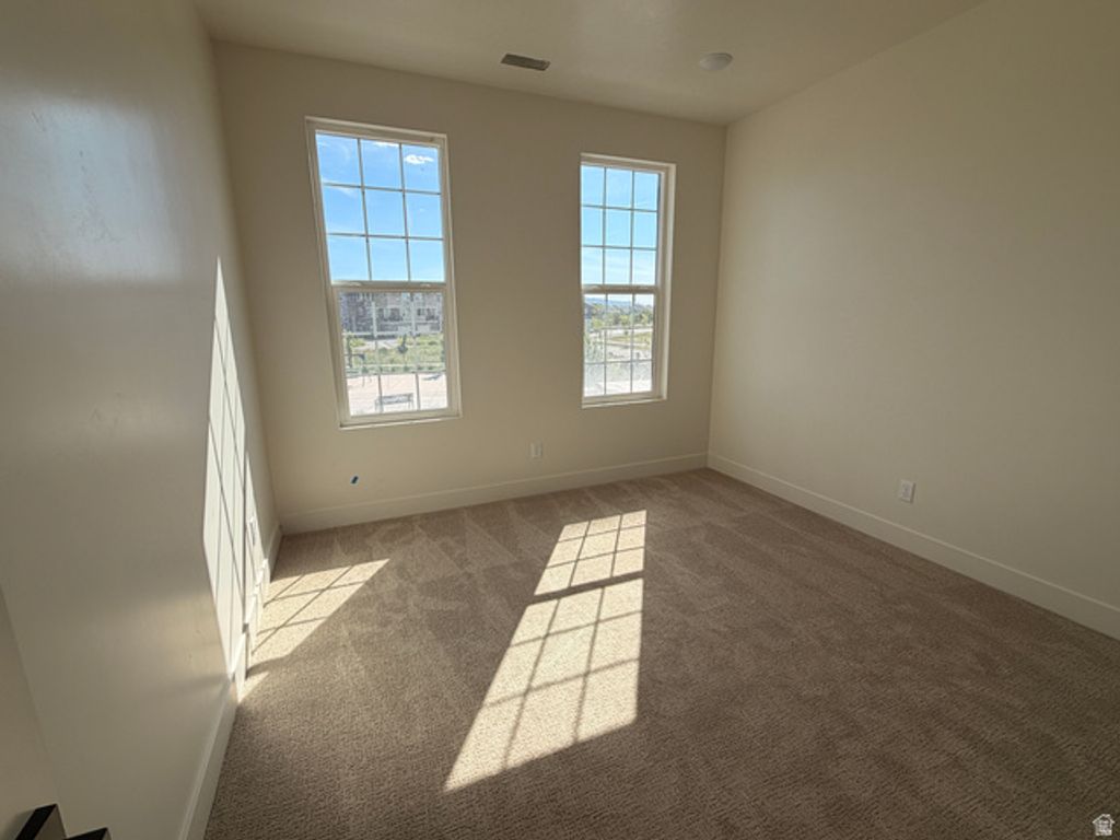 Image 16 of property listing at 773 S GREENWAY DR #49, Springville, UT 84663