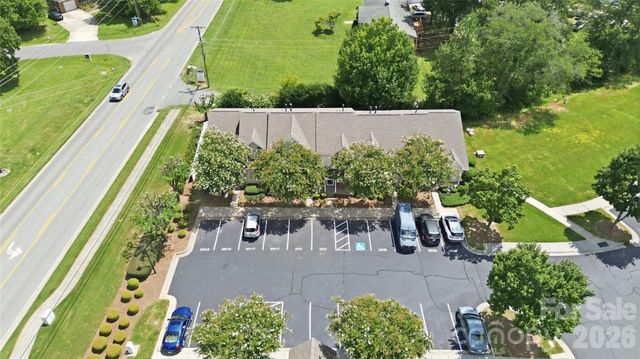 2511 Brackley Place NW, Concord, NC 28027