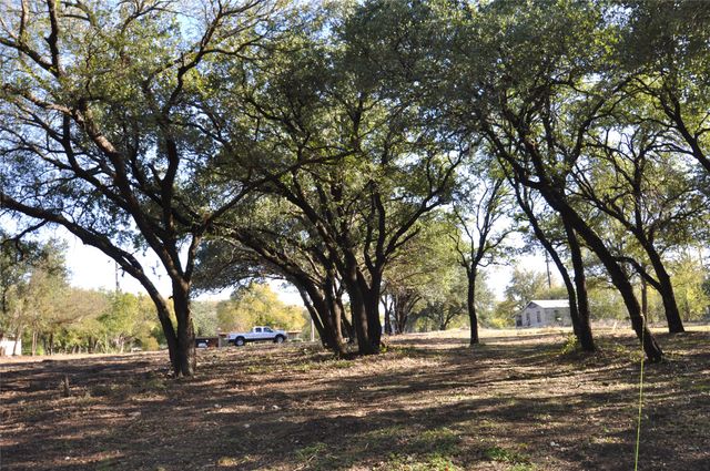 712 E Moore Street, Granbury, TX 76048