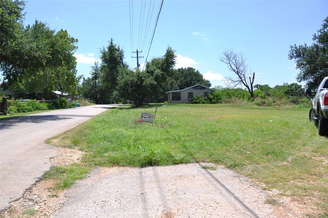 712 E Moore Street, Granbury, TX 76048