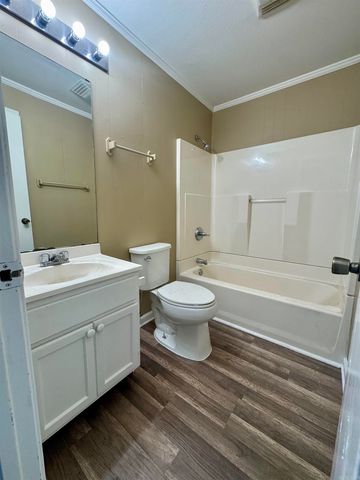 1417 S Bailey St, Jacksonville, AR 72076