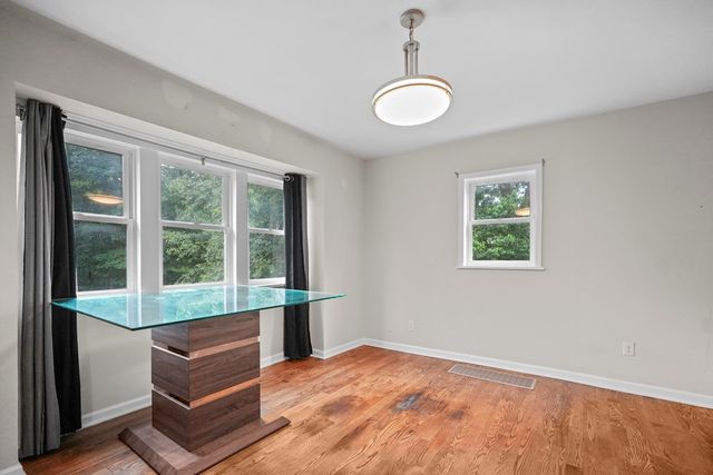 1940 SW 8th Street, Akron, OH 44314