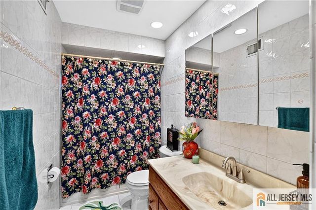 3 Bruce Road, East Brunswick, NJ 08816