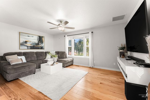 728 N Apricot Pl, Nampa, ID 83687