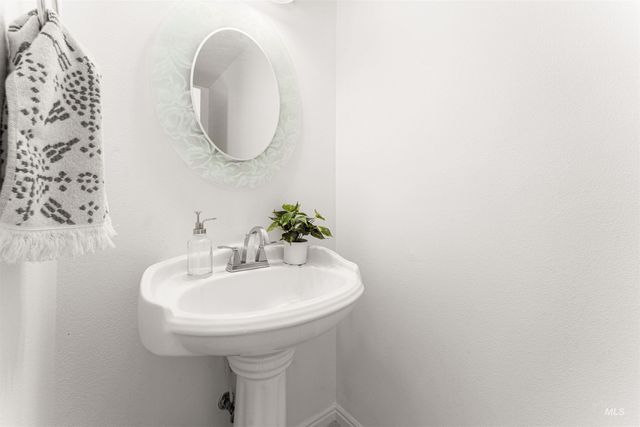 728 N Apricot Pl, Nampa, ID 83687