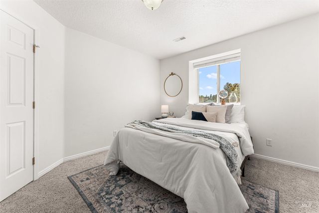 728 N Apricot Pl, Nampa, ID 83687