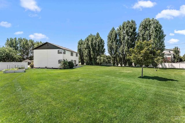 728 N Apricot Pl, Nampa, ID 83687