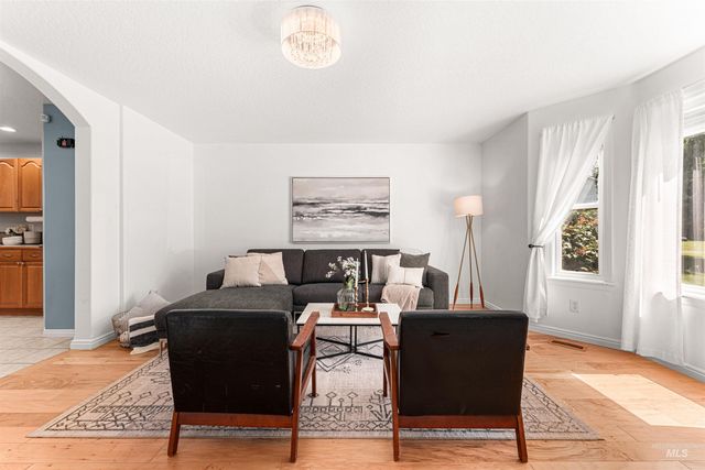 728 N Apricot Pl, Nampa, ID 83687