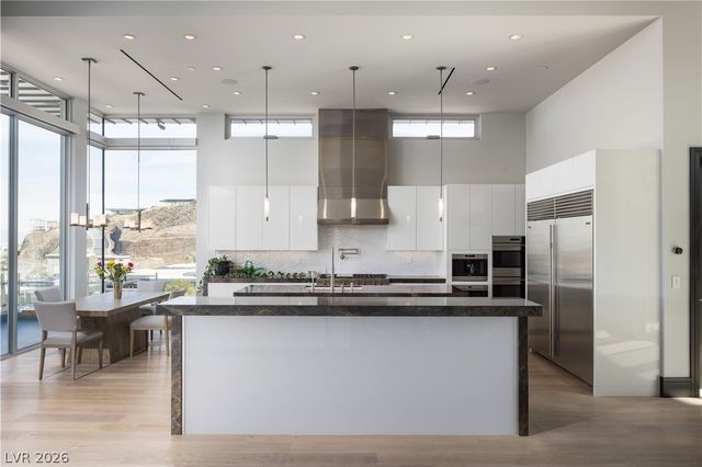 677 Tranquil Rim Court, Henderson, NV 89012