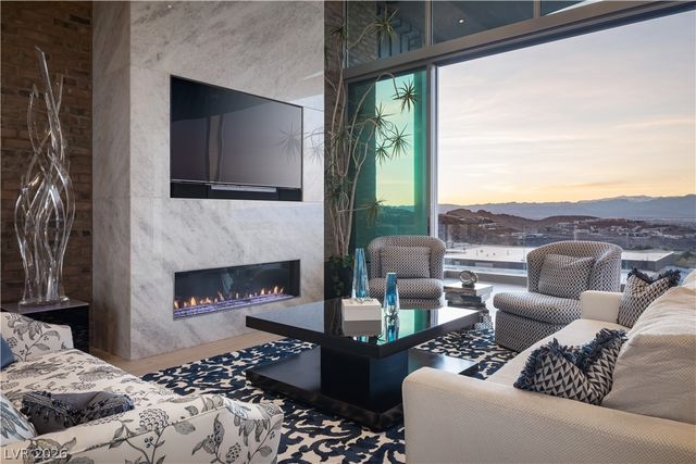677 Tranquil Rim Court, Henderson, NV 89012