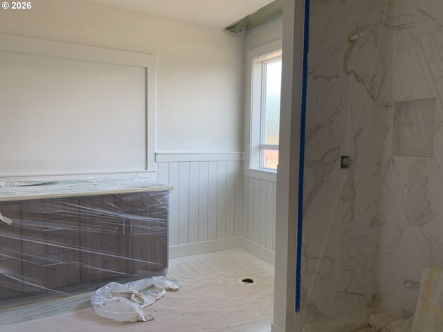 1892 S HOLLY St, Canby, OR 97013