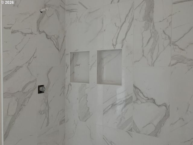 1892 S HOLLY St, Canby, OR 97013