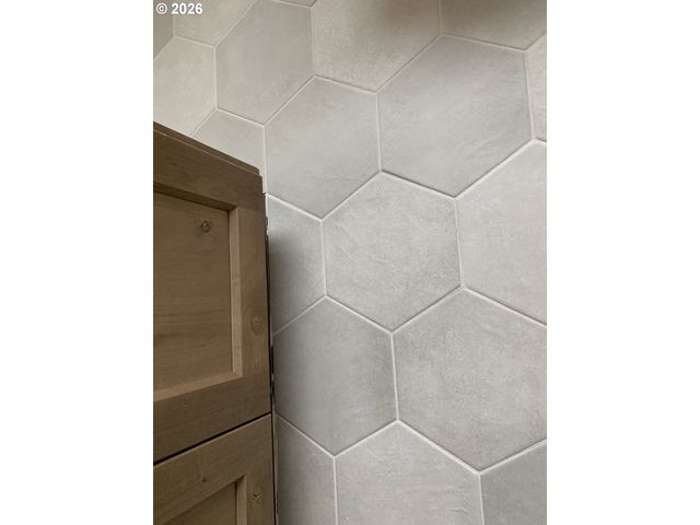 1892 S HOLLY St, Canby, OR 97013