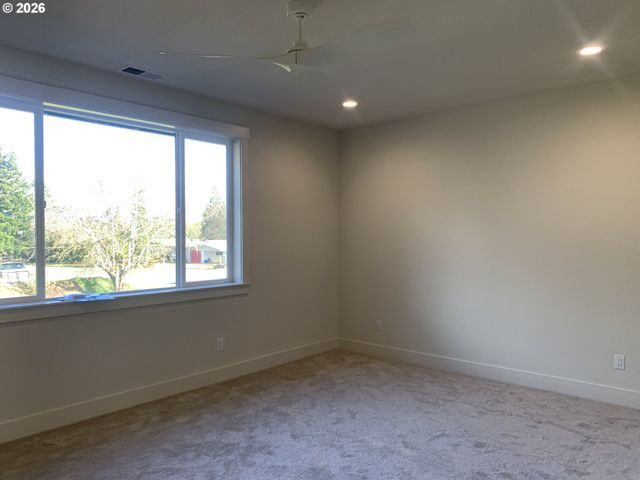 1892 S HOLLY St, Canby, OR 97013