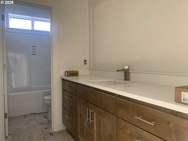 1892 S HOLLY St, Canby, OR 97013