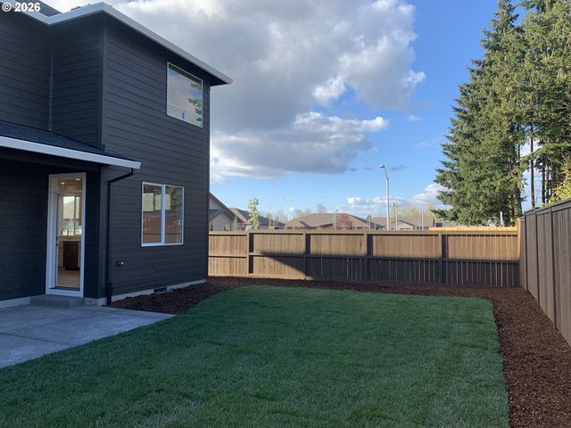 1892 S HOLLY St, Canby, OR 97013