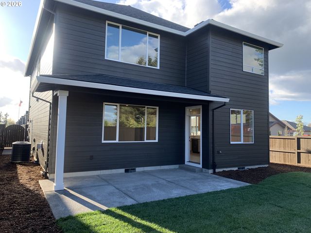 1892 S HOLLY St, Canby, OR 97013