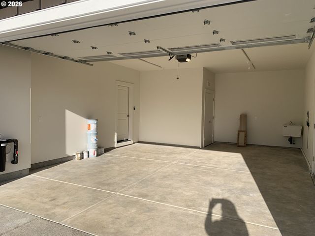 1892 S HOLLY St, Canby, OR 97013