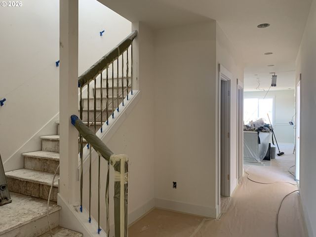 1892 S HOLLY St, Canby, OR 97013