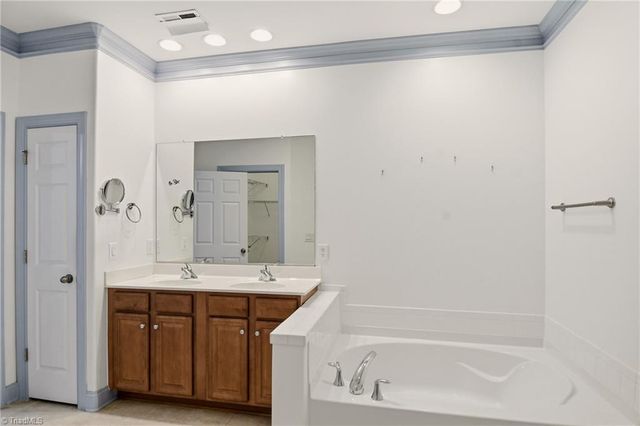 4855 Sterling Brooke Lane, Winston-salem, NC 27103