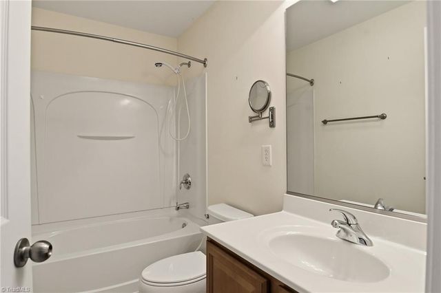 4855 Sterling Brooke Lane, Winston-salem, NC 27103