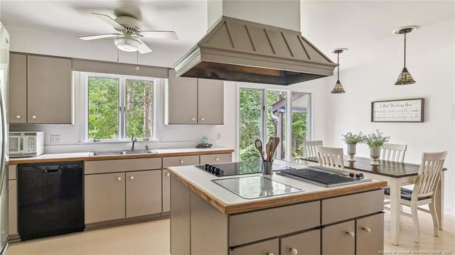 1855 Riverside Boulevard, Lumberton, NC 28358